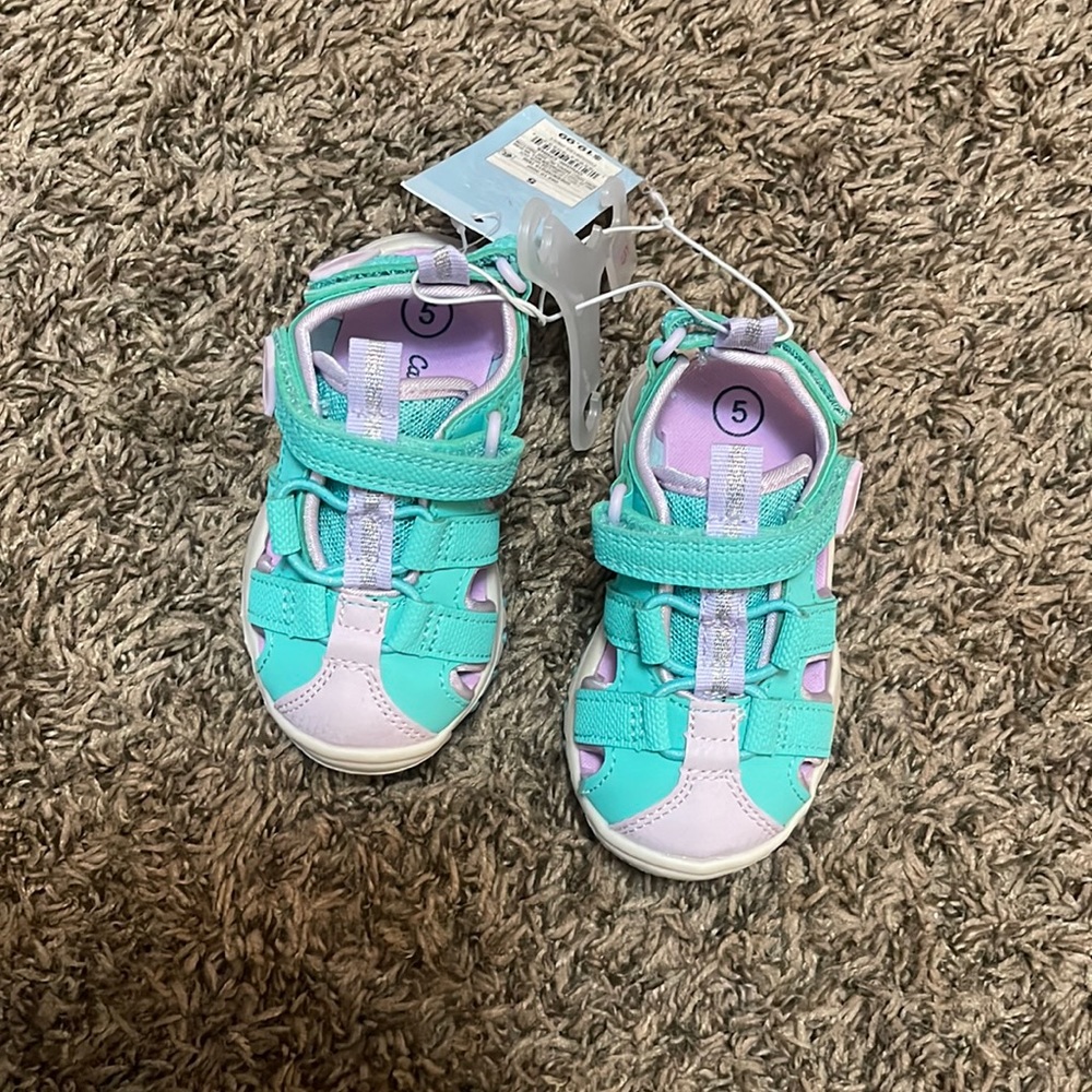 Cat and Jack Girl’s Sandals.